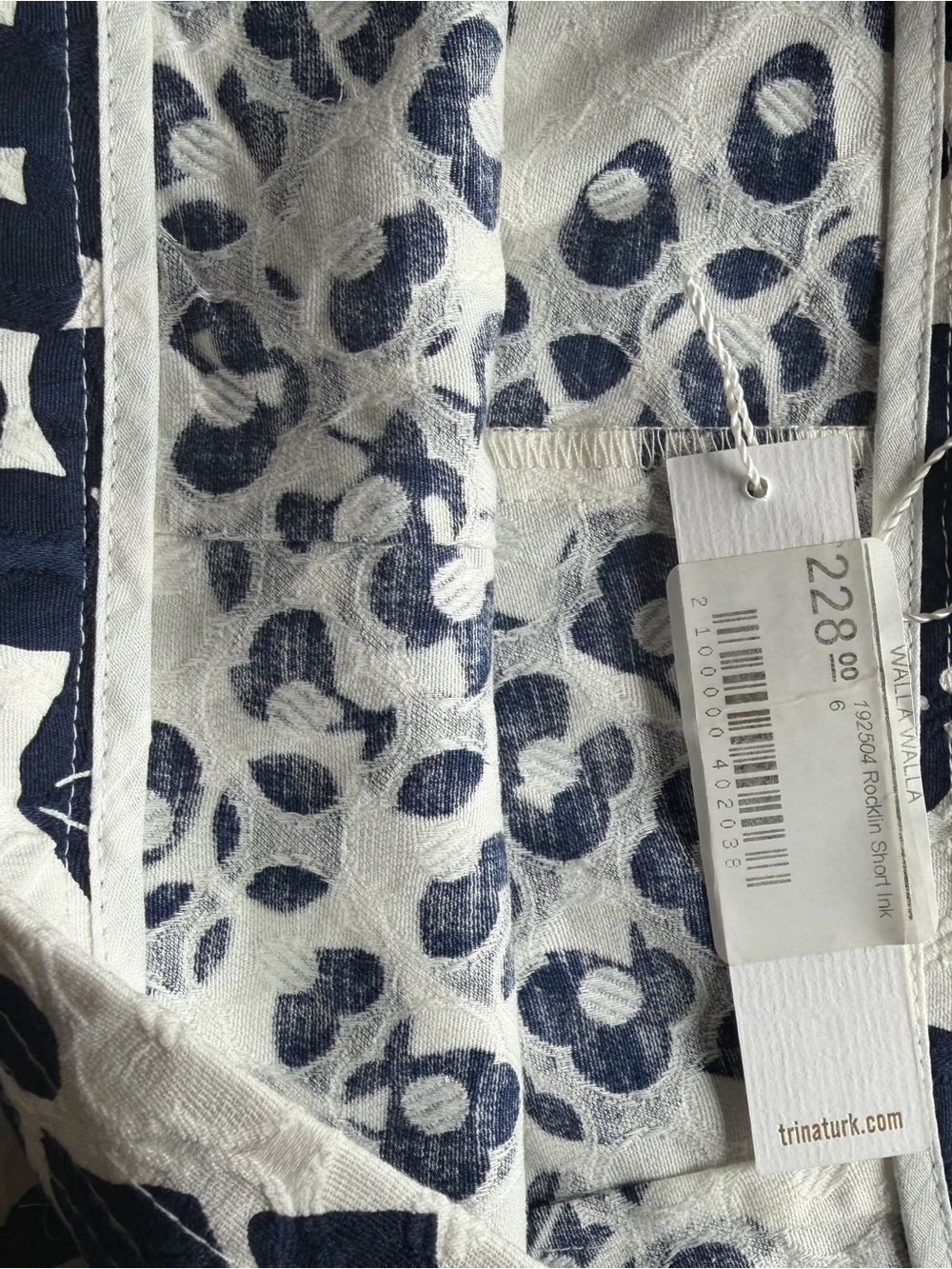 NWT Trina Turk Navy & White Botanical Print Shorts Size 6 - Picture 5 of 7